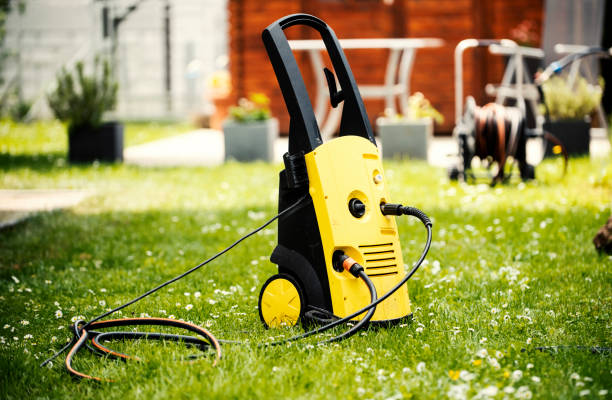 Animal Enclosure Cleaning in Corvallis, MT